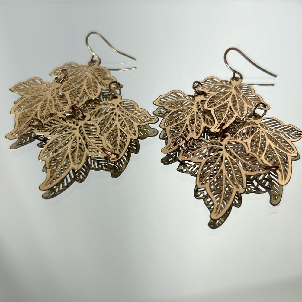 ♥️ Delicate Golden Leaf Cluster French Hook Earrings